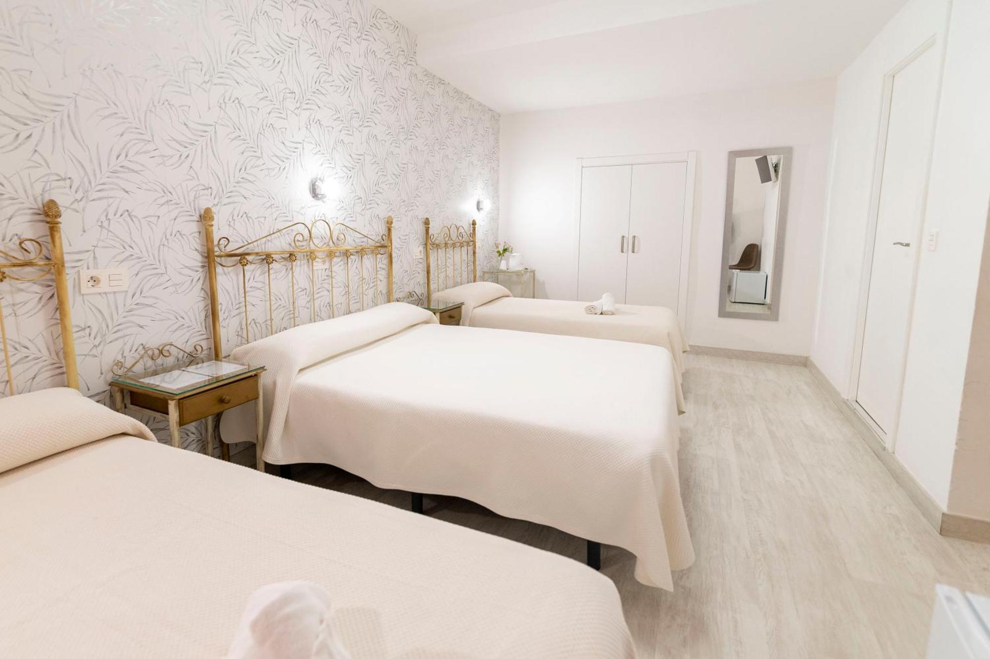 Hotel Manzanito Антекера Экстерьер фото