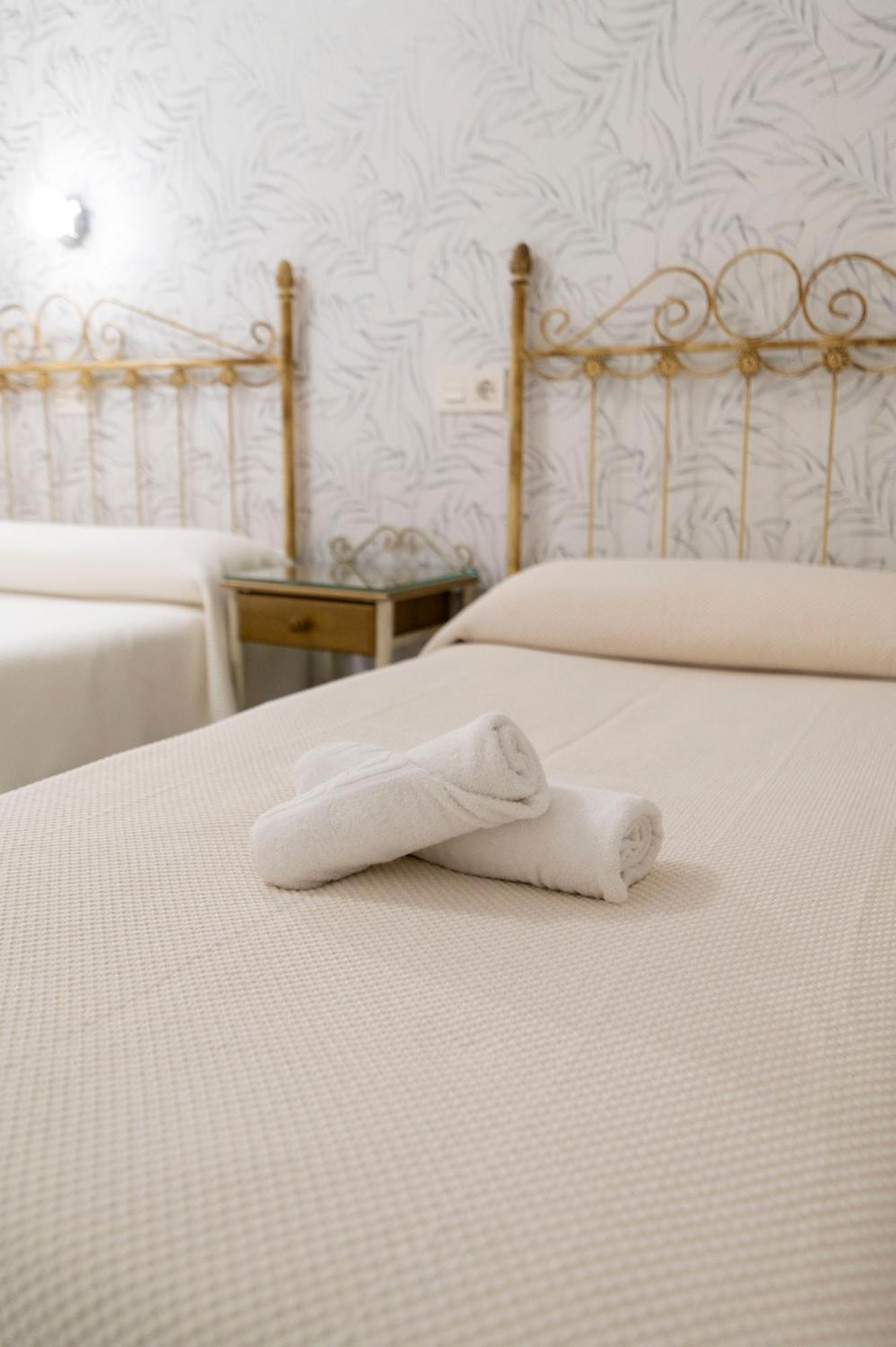 Hotel Manzanito Антекера Экстерьер фото