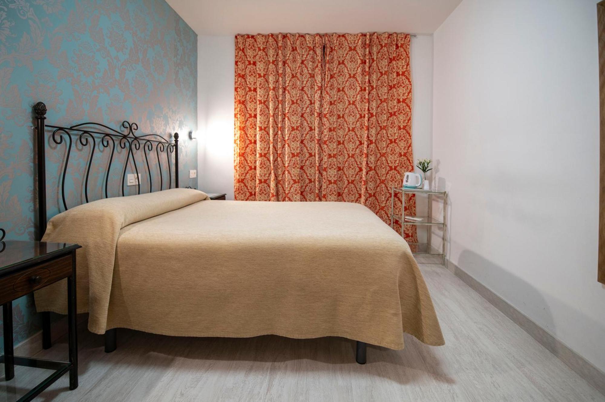 Hotel Manzanito Антекера Экстерьер фото