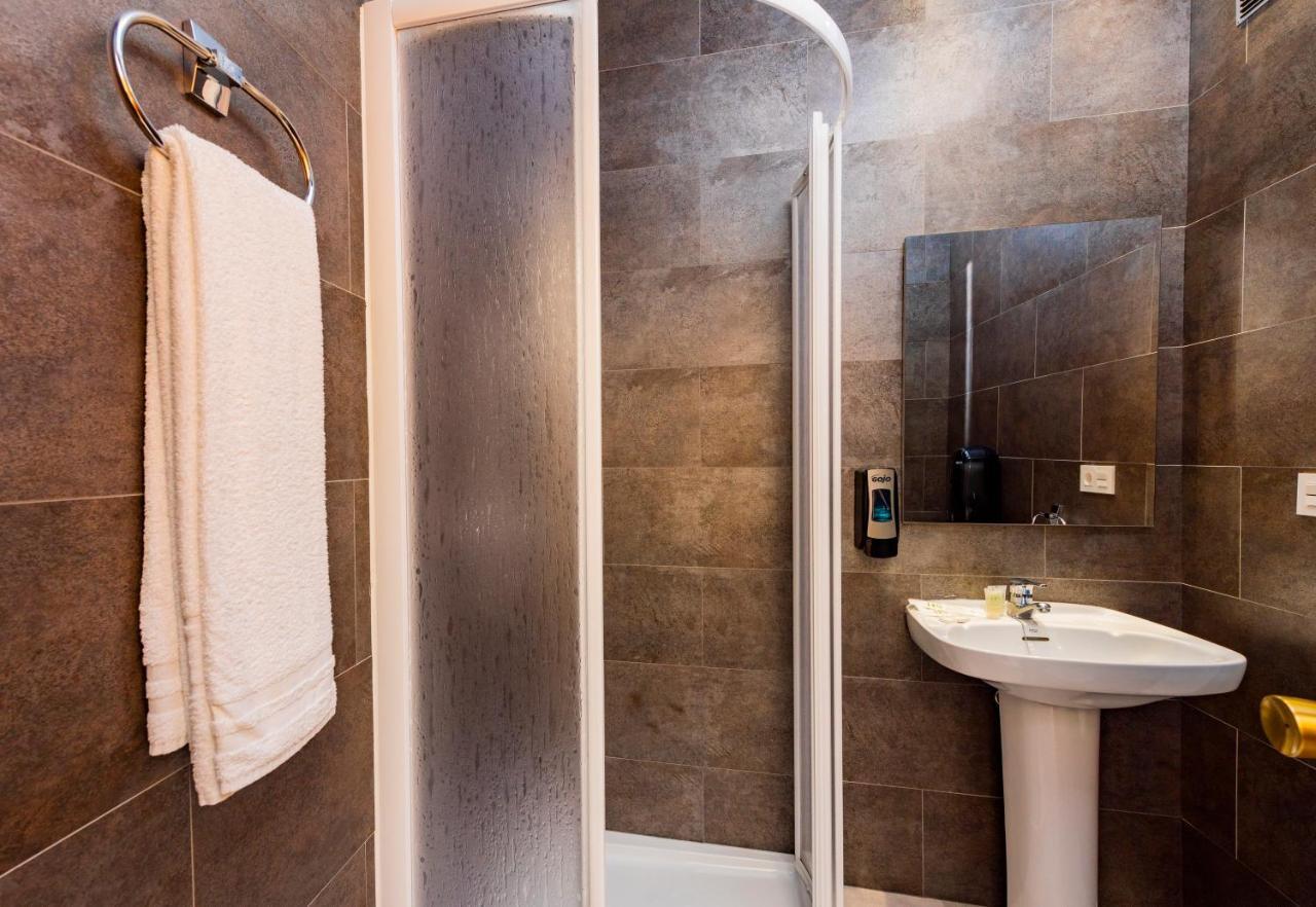 Hotel Manzanito Антекера Экстерьер фото